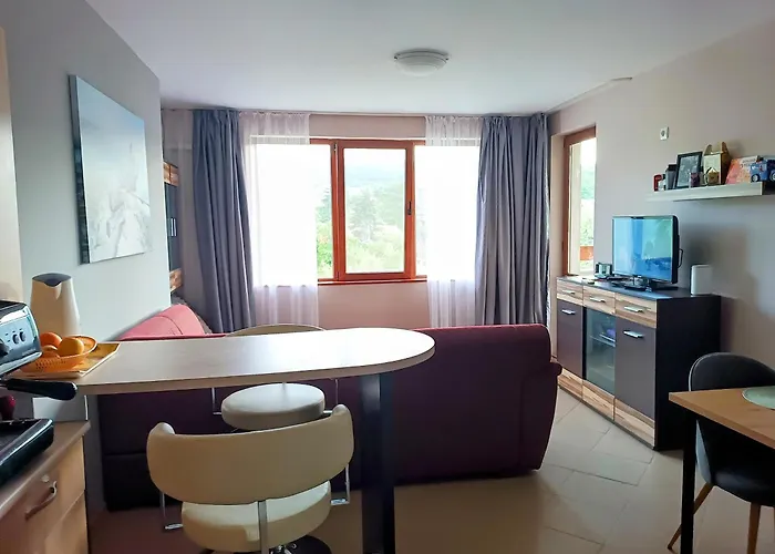 Hills View Apartman *