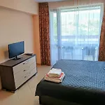Hills View Apartment