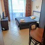 Hills View Apartment