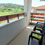 Hills View Apartment