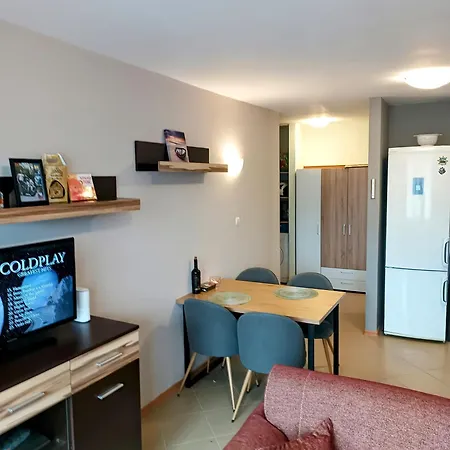 Hills View Apartment