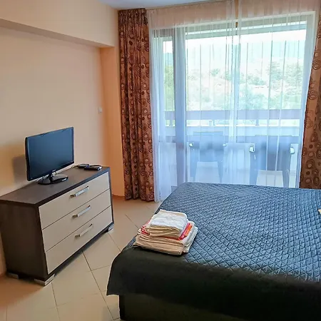Hills View 아파트