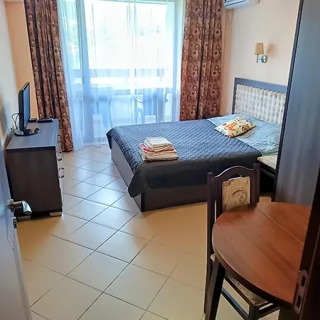 Hills View Apartment