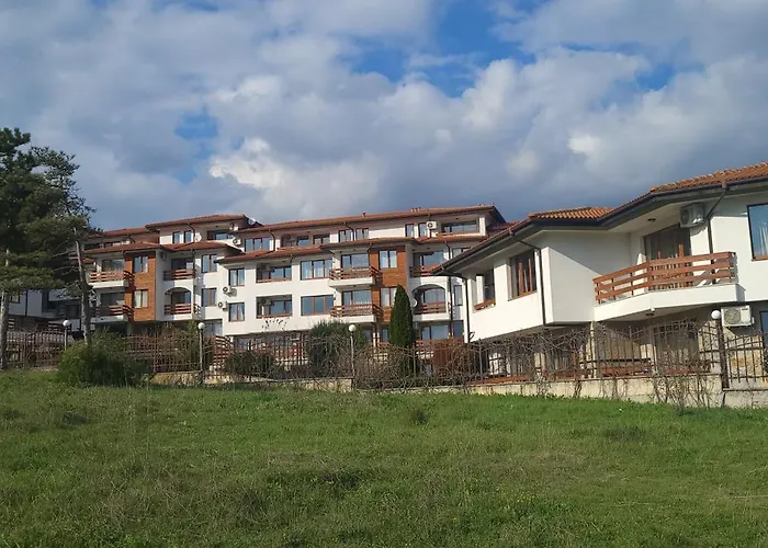 Hills View Apartment *