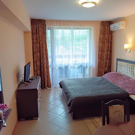 Апартаменты Hills View